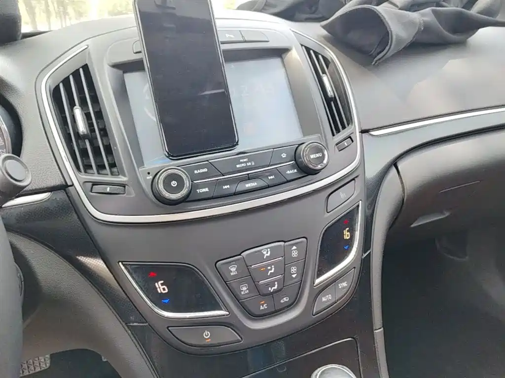 Buick Regal 2015 1.6T Leading Tech Edition фото 13
