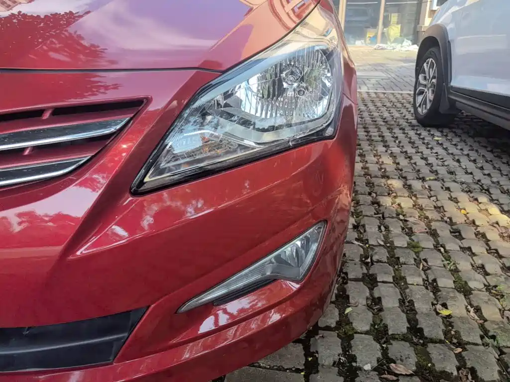 Hyundai Reina 2014 2014 Model 1.4L Automatic GLX