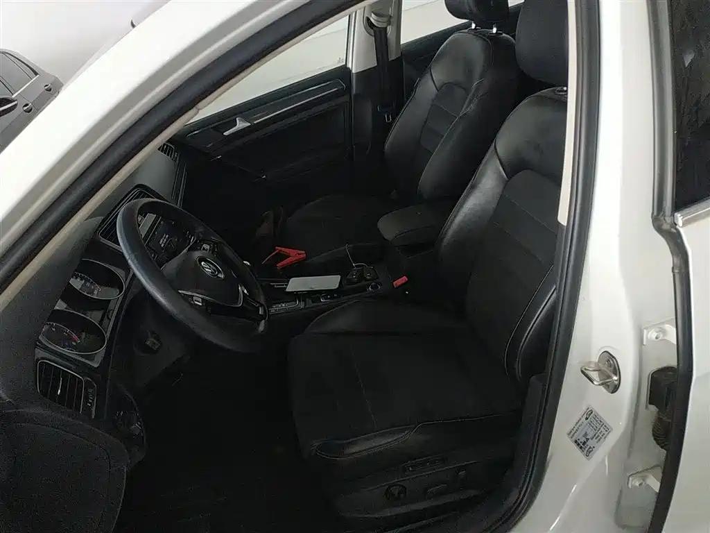 Volkswagen Golf 2018 230TSI Automatic Luxury фото 15