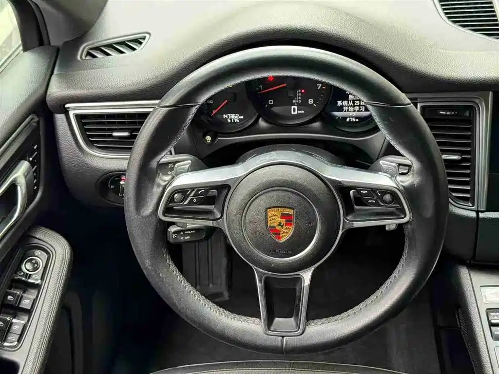 Porsche Macan 2017 Macan 2.0T фото 6