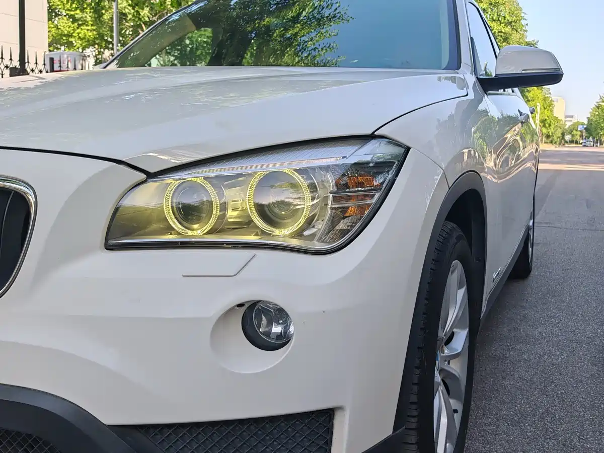 BMW X1 2013 sDrive18i Leading фото 9