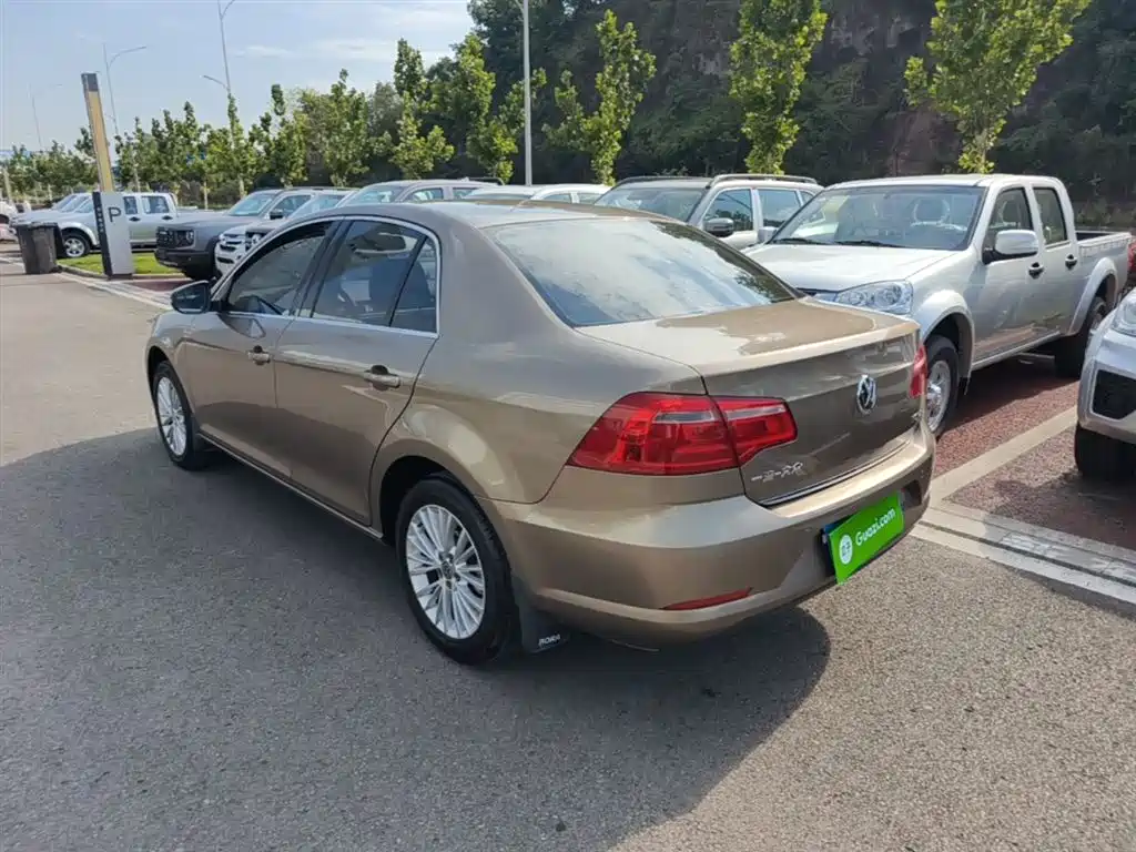 Volkswagen Bora 2014 1.6L Automatic Luxury Edition фото 5