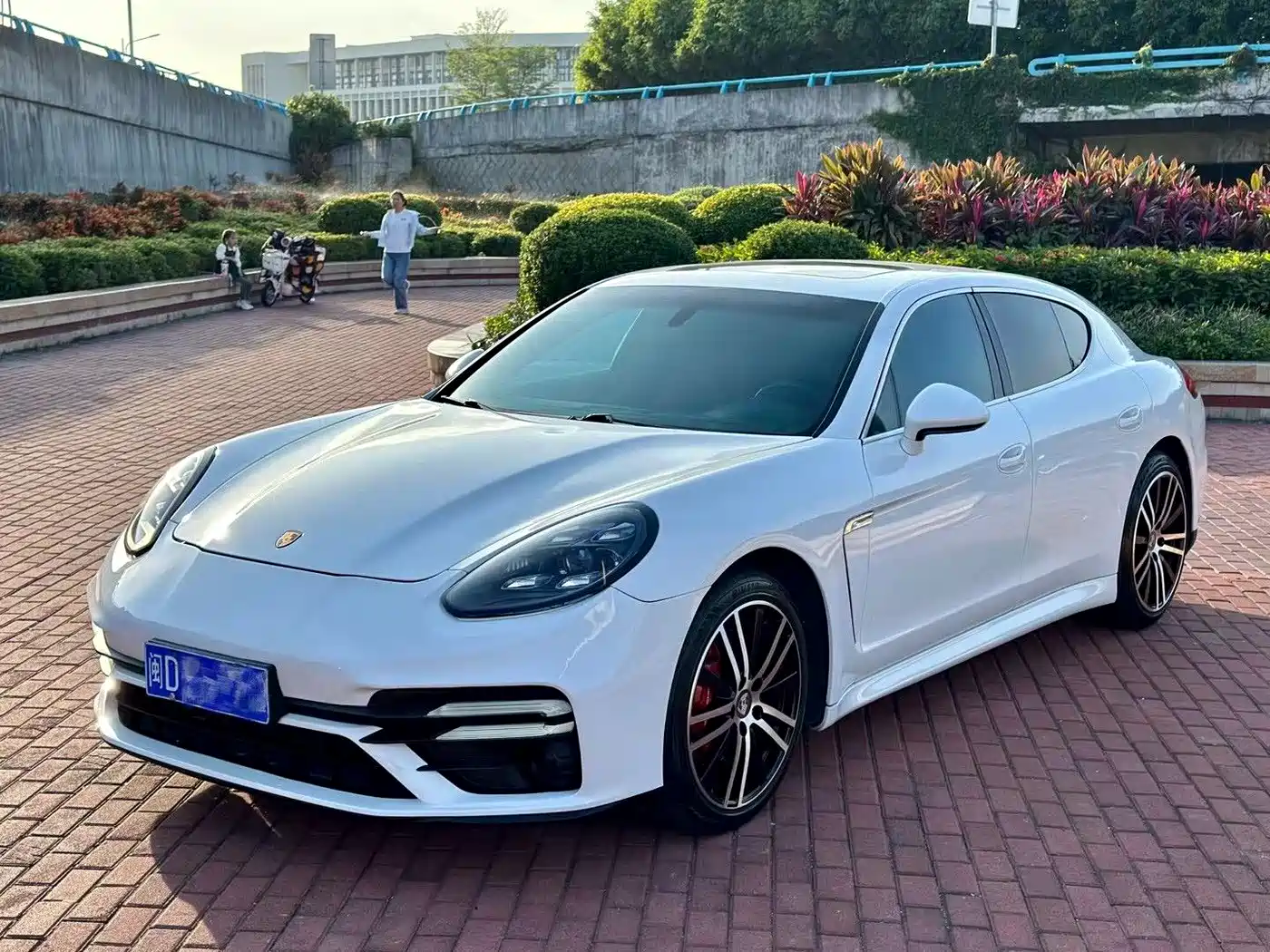 Porsche Panamera 2010 Panamera 4 3.6L