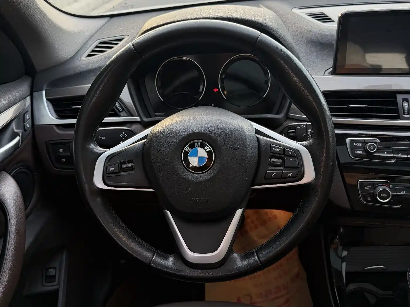 BMW X1 2019 sDrive18Li Premium Model фото 11