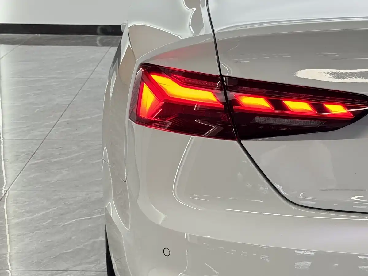Audi A5 (Import) 2023 Sportback 40 TFSI Fashion Dynamic фото 9