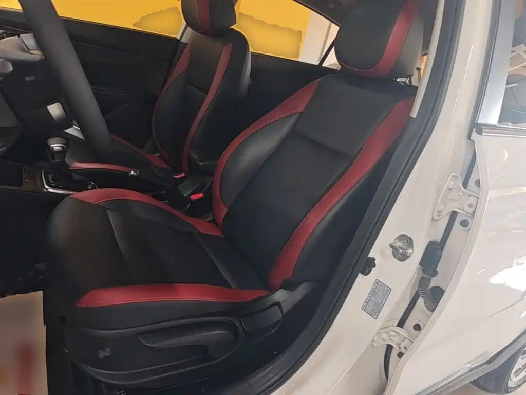 Kia KX CROSS 2018 1.6L Automatic Smart Sunroof Edition фото 15