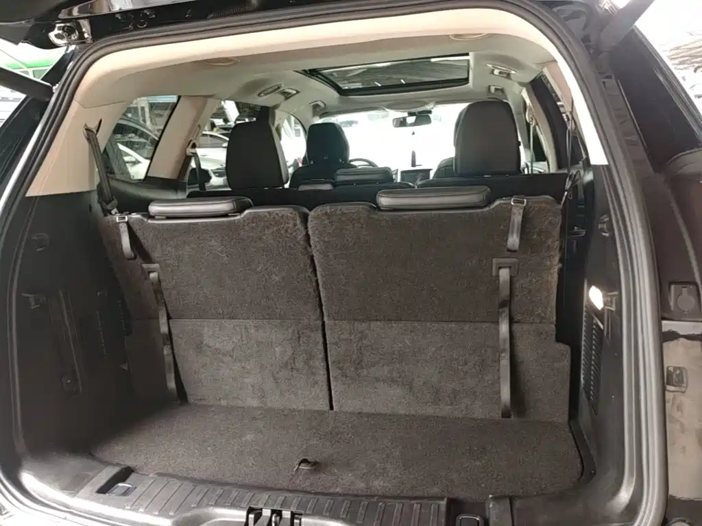 Фото 19 - Ford Edge