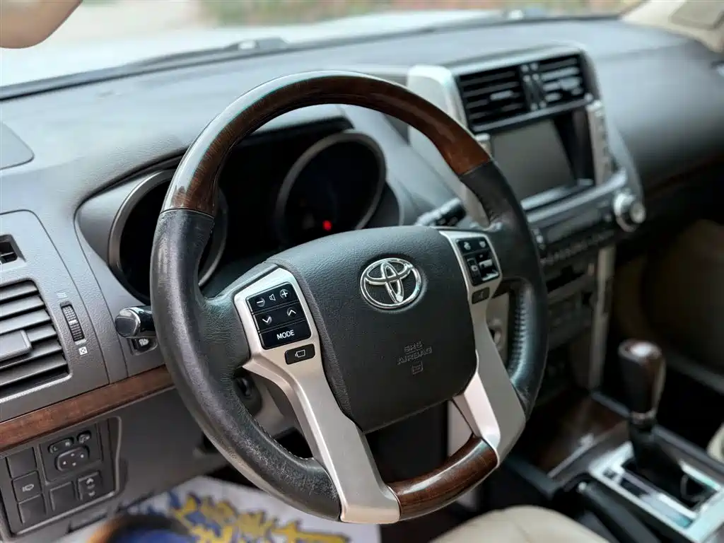 Toyota Prado 2010 4.0L Automatic VX NAVI фото 11