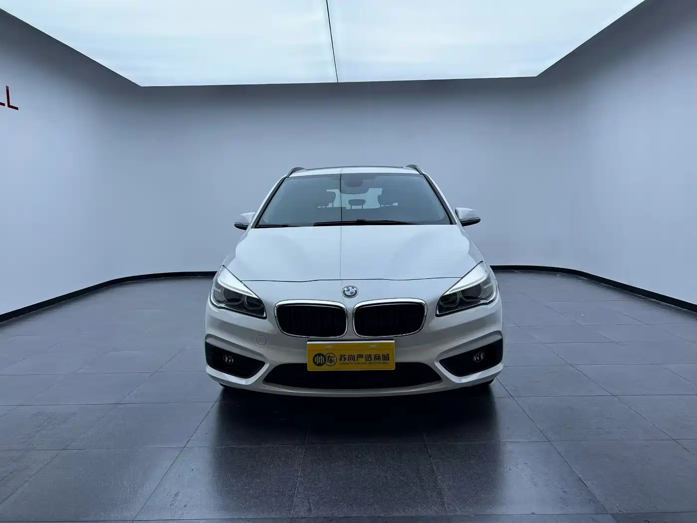 BMW 2 Series Touring 2016 218i Leading фото 2