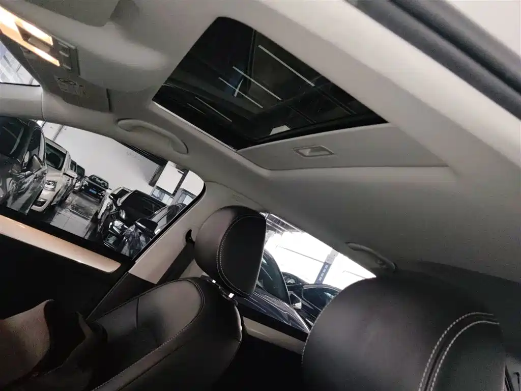 Škoda Skoda Rapid Spaceback 2019 1.5L Automatic Comfort Edition фото 15