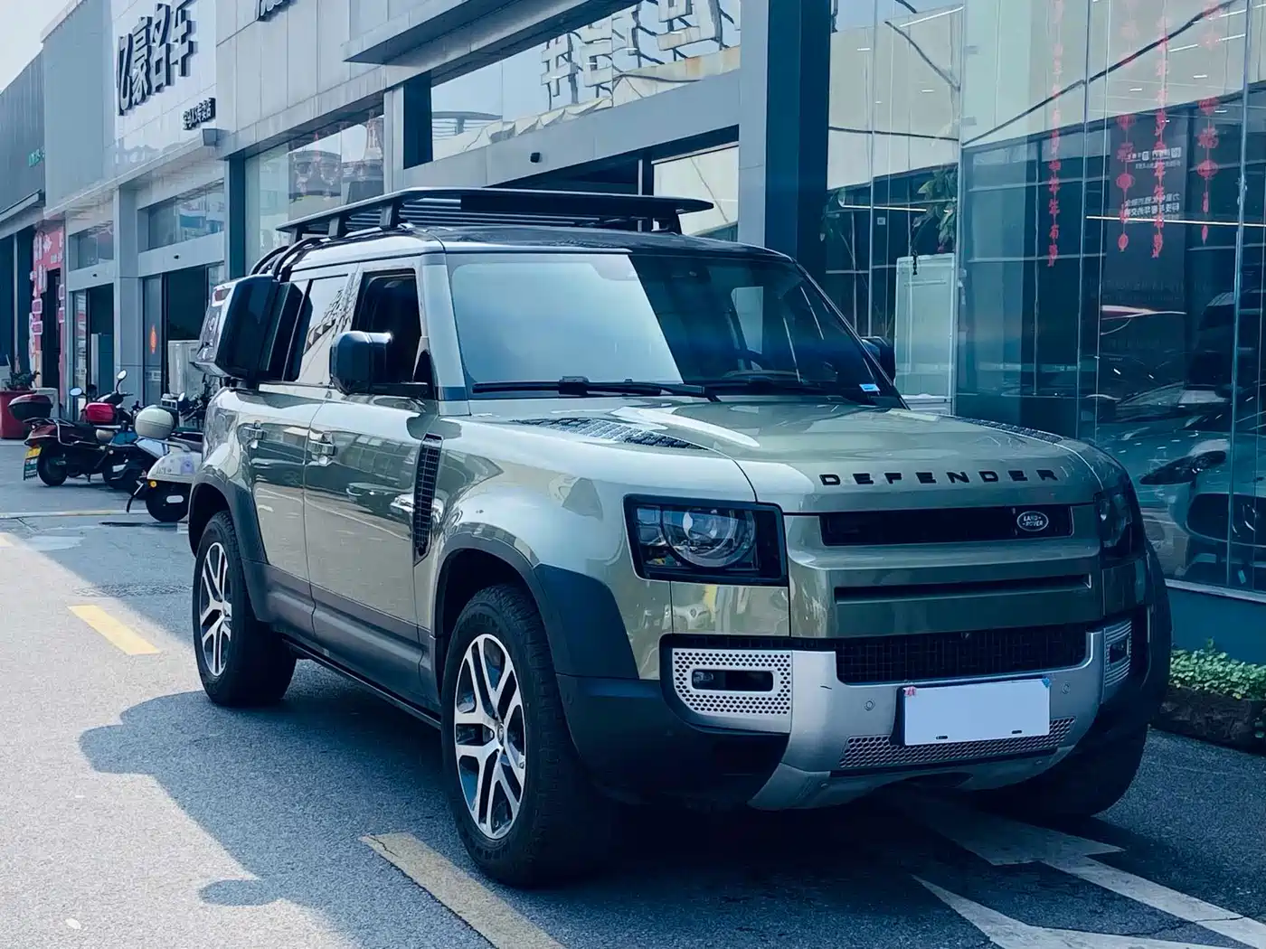 Land Rover Defender 2024 110 3.0T P400 Dark Special Edition фото 2