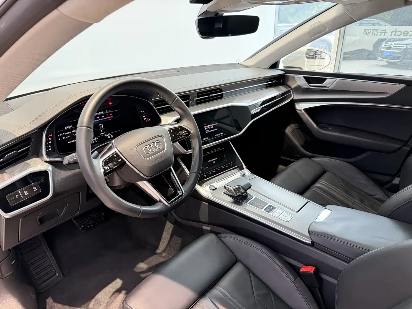 Audi A7 2023 Model 45 TFSI Premium Selection Edition фото 6