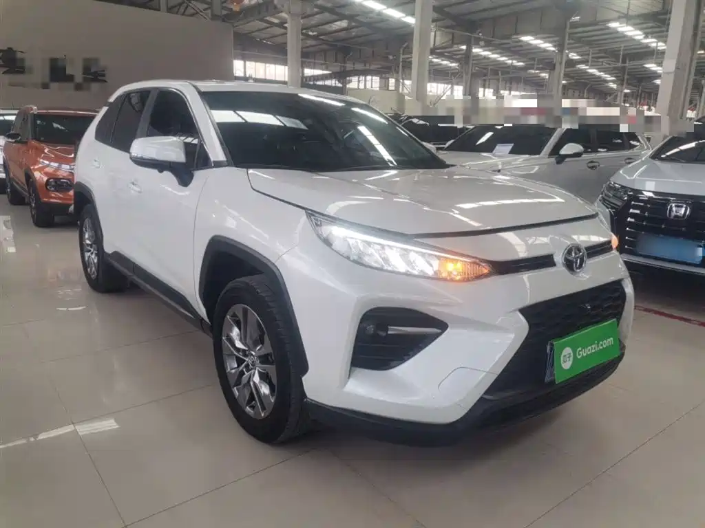 Toyota Wildlander 2023 2.0L CVT FWD LE фото 4