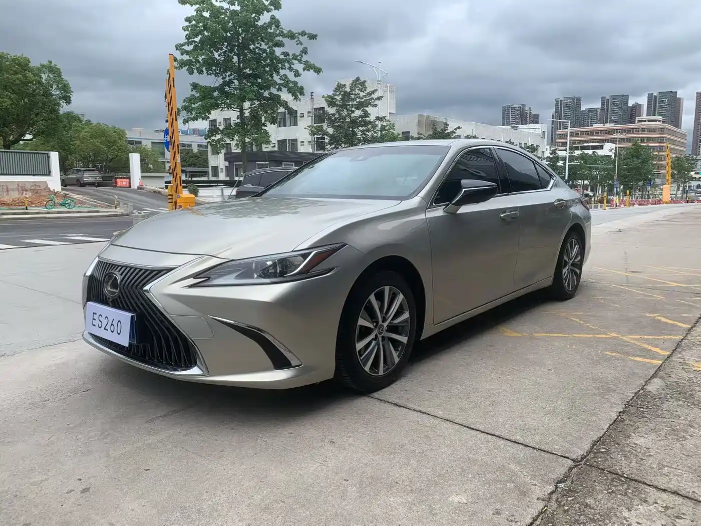 Lexus ES 2018 260 Excellence Edition China V фото 3