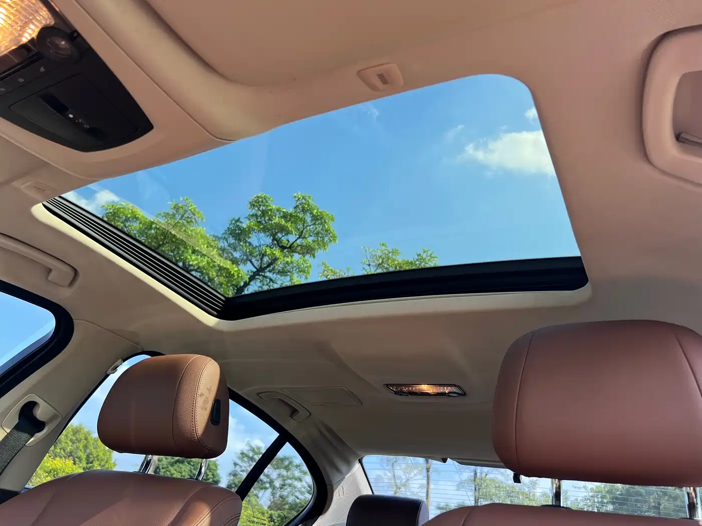 BMW 5 Series 2014 525Li Leading фото 14
