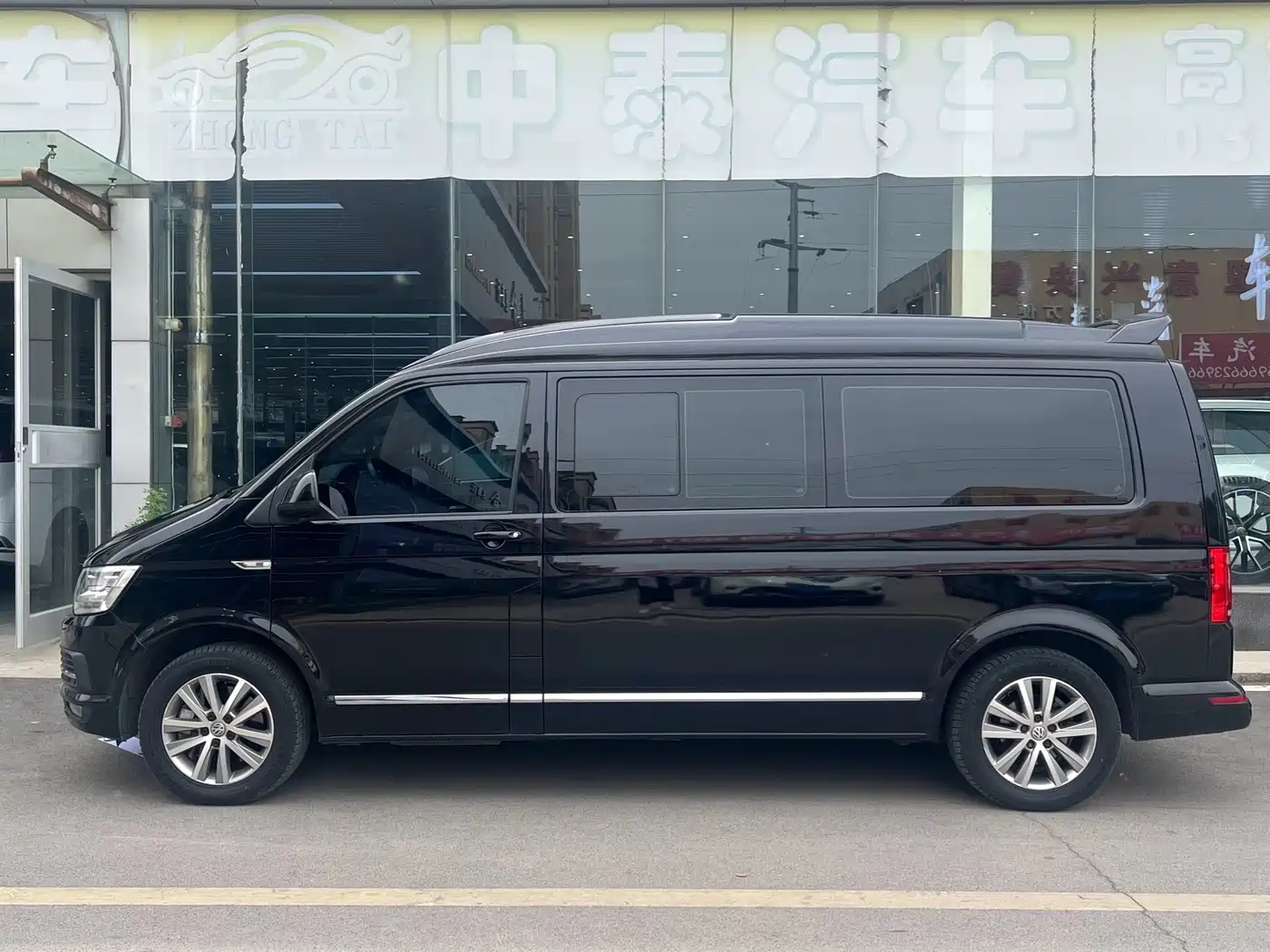 Volkswagen Caravelle 2019 2.0TSI 4WD Luxury 7-seater фото 3
