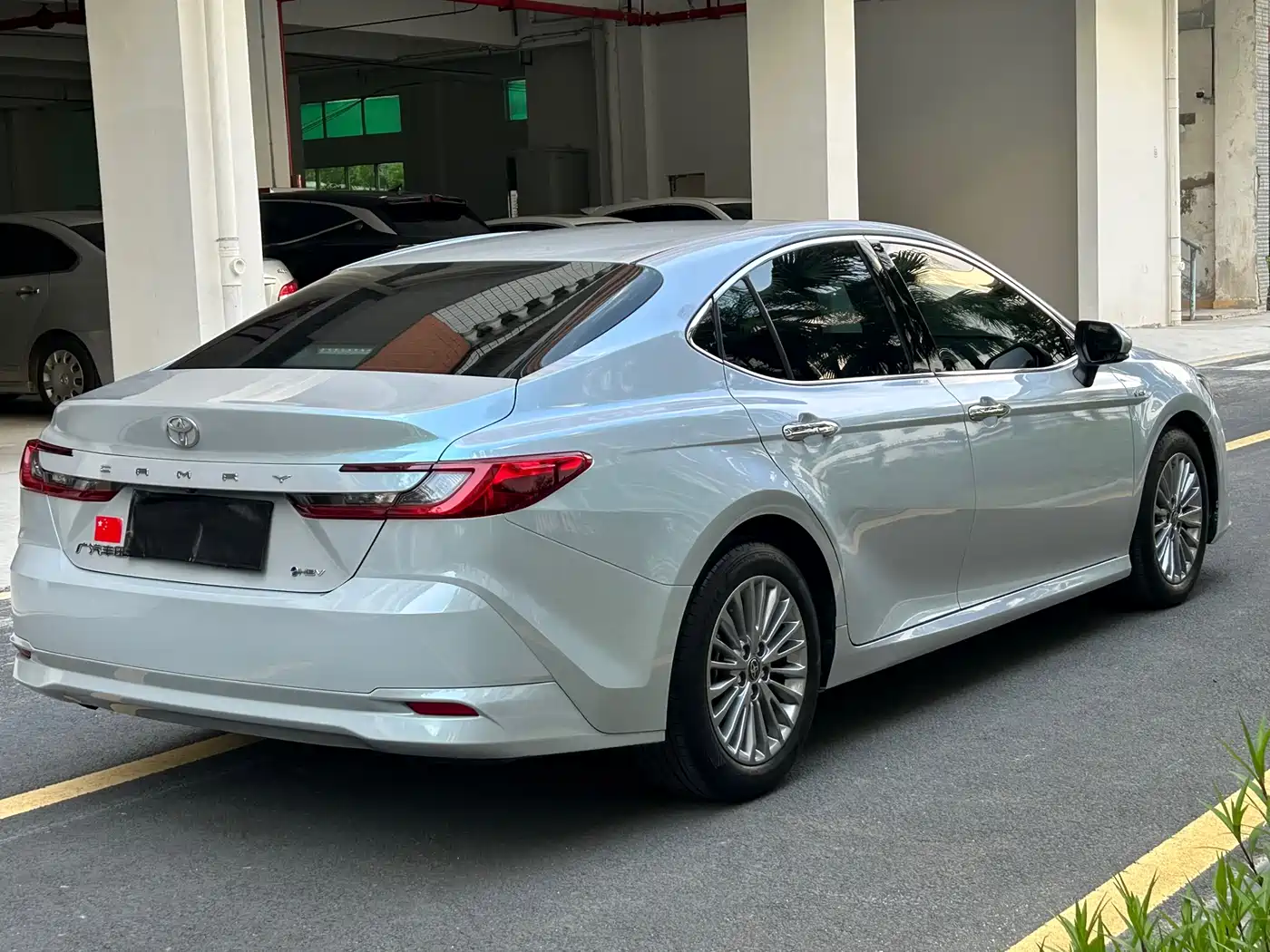Toyota Camry 2024 Hybrid 2.0HGVP Luxury Edition фото 7
