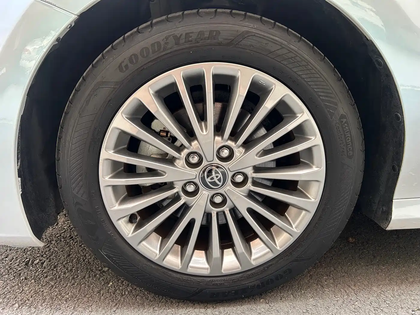 Toyota Camry 2024 Hybrid 2.0HGVP Luxury Edition фото 9
