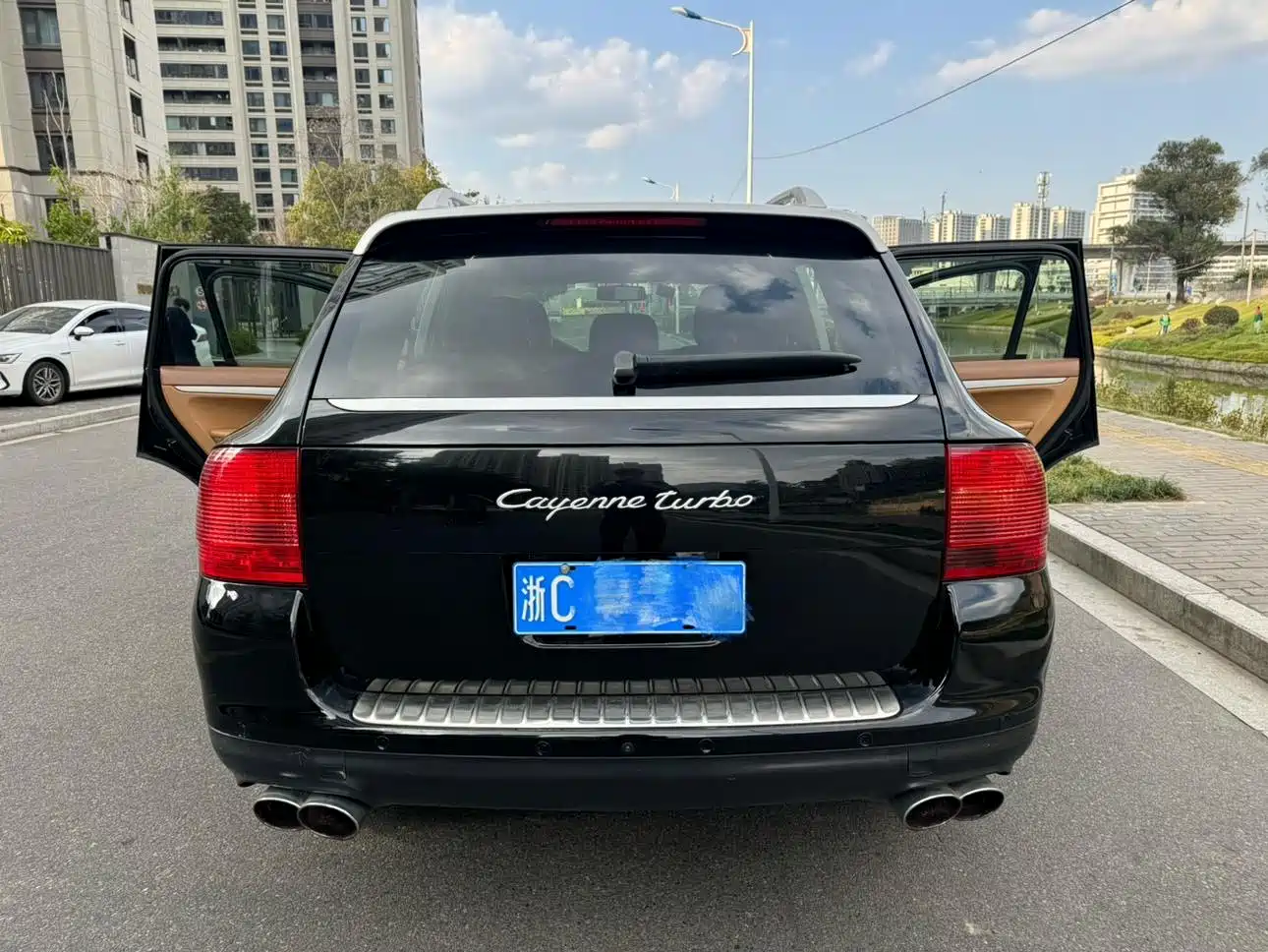 Porsche Cayenne 2006 2006 Cayenne 3.2L AT