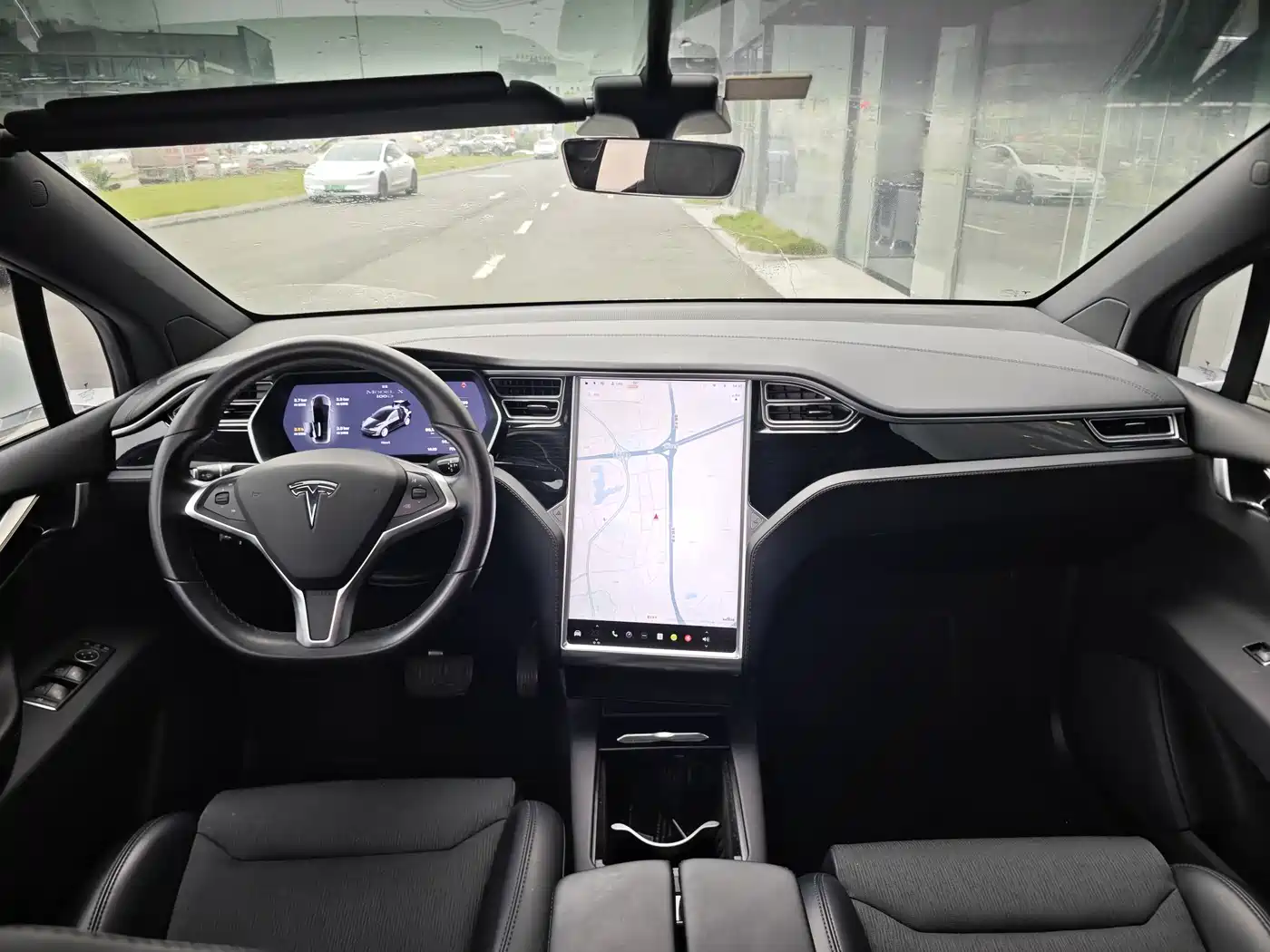 TESLA MODEL X