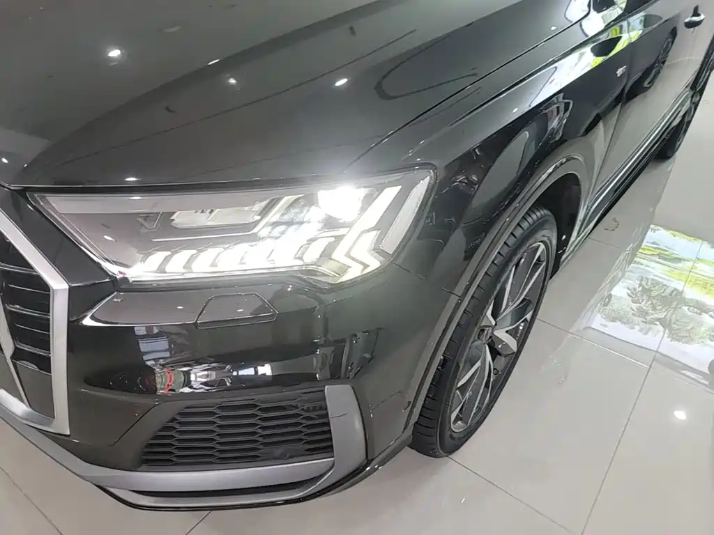 Audi Q7 2024 2023 55 TFSI quattro S line Sport