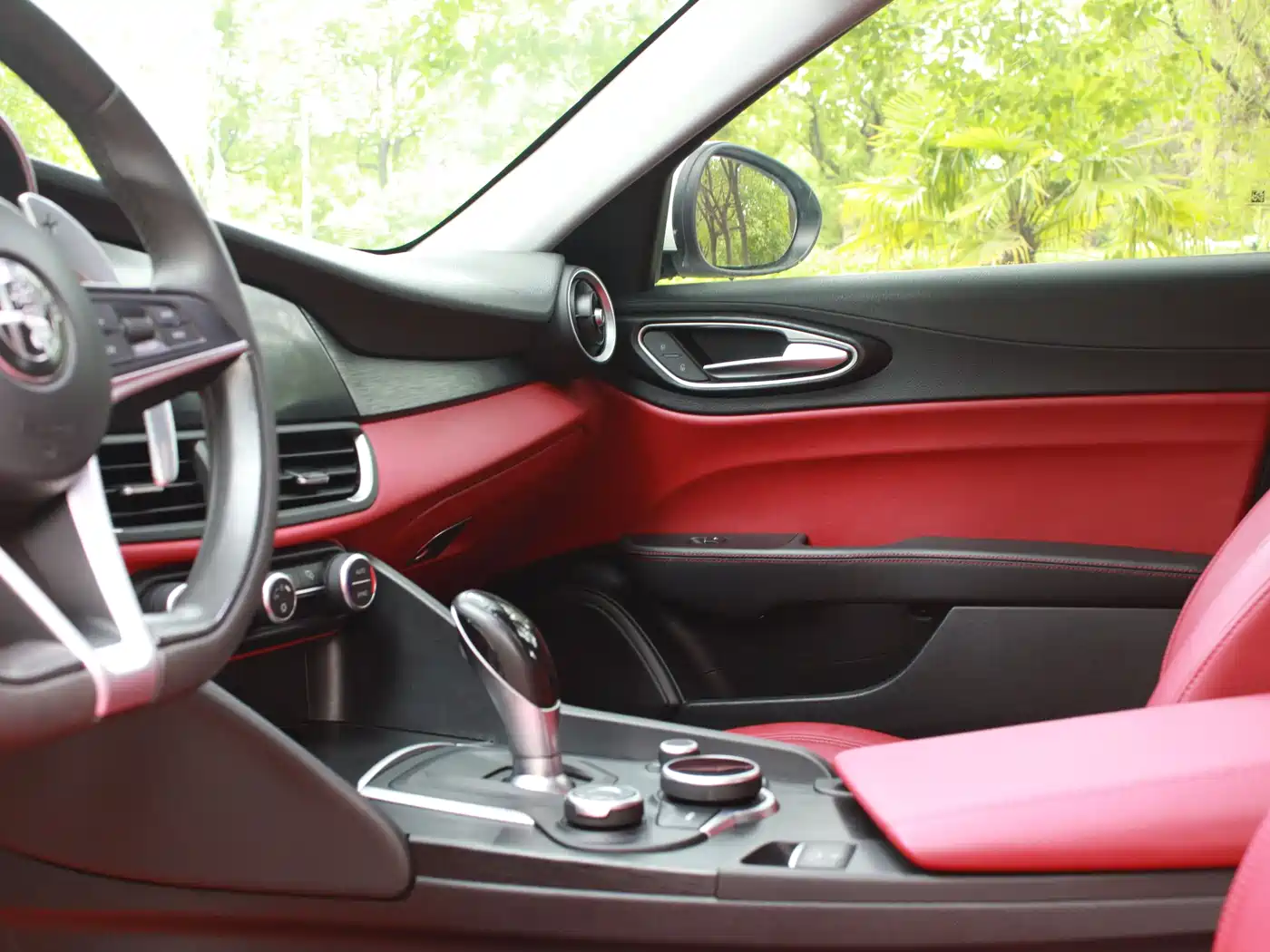 Alfa Romeo Giulia 2017 2017 2.0T 280HP Luxury Edition