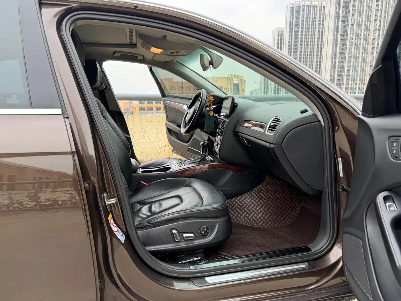 Photo 9 - Audi A4L