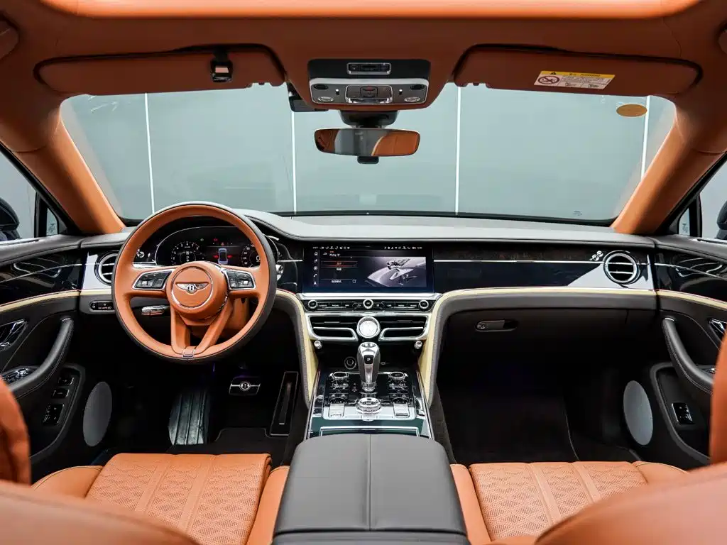 Bentley Flying Spur Plug-in Hybrid 2026 2025 Model Year 4.0T V8 Mulliner