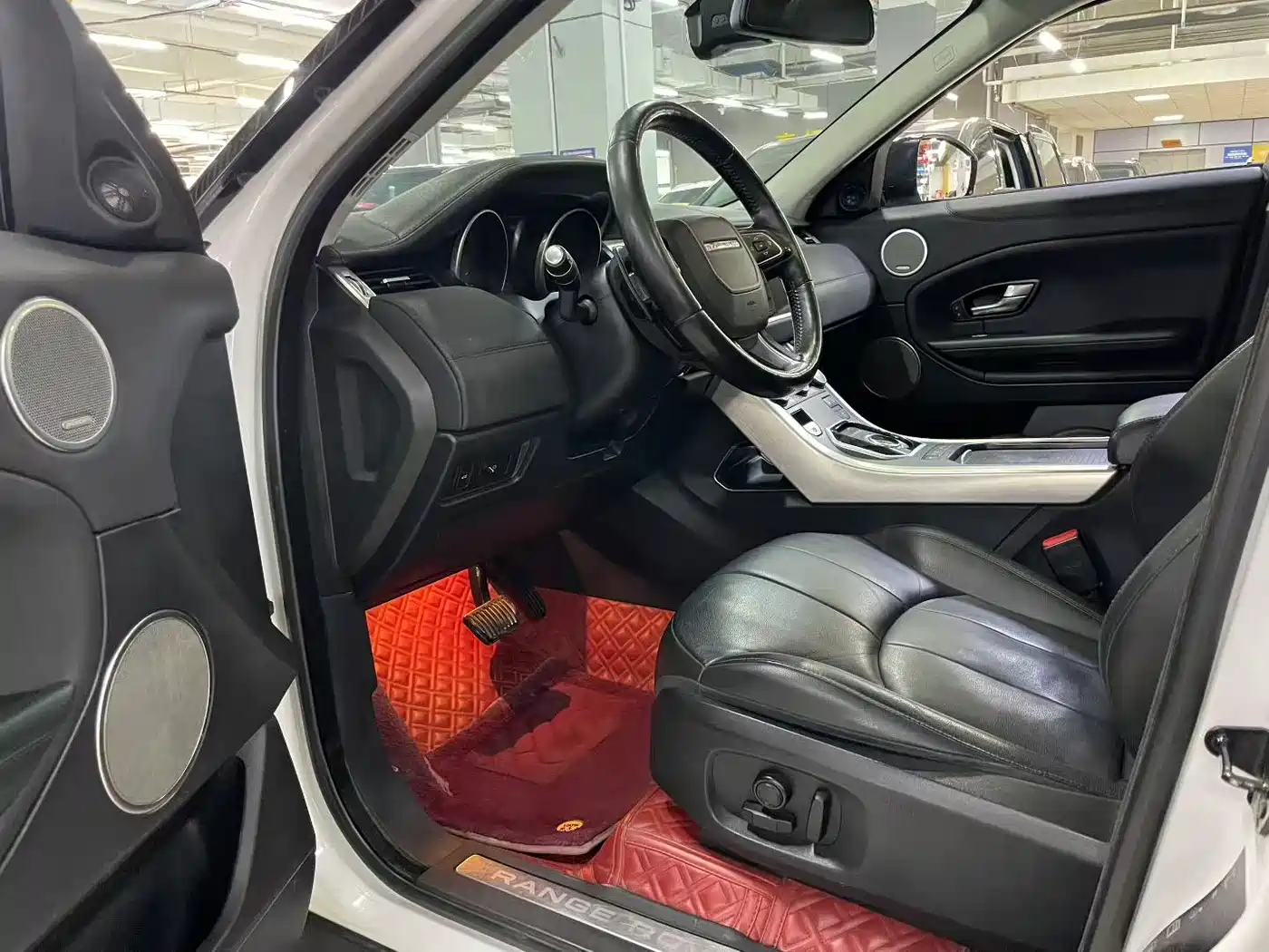 Land Rover Range Rover Evoque 2018 240PS SE Smart Edition фото 4
