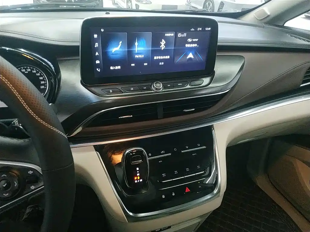 Buick GL8 2021 Land Business Class 652T Luxury фото 5