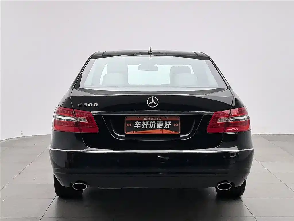 Mercedes-Benz E-Class (Import) 2010 Model E 300 Fashion Luxury Edition фото 4