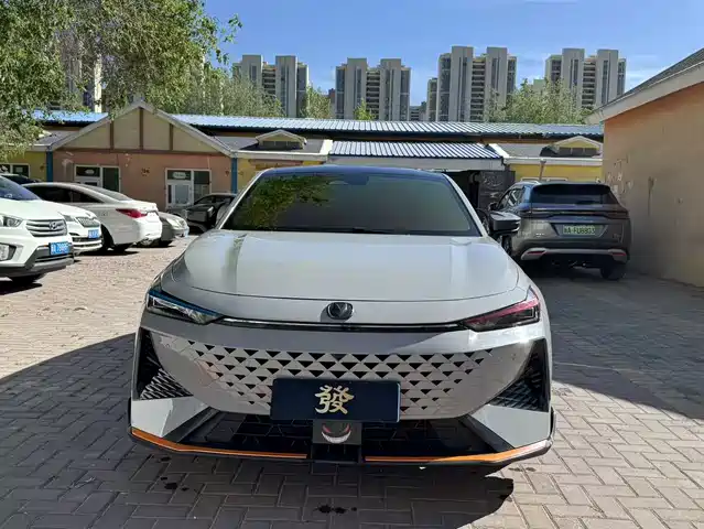 Changan UNI-V 1.5T, Премиум Спорт
