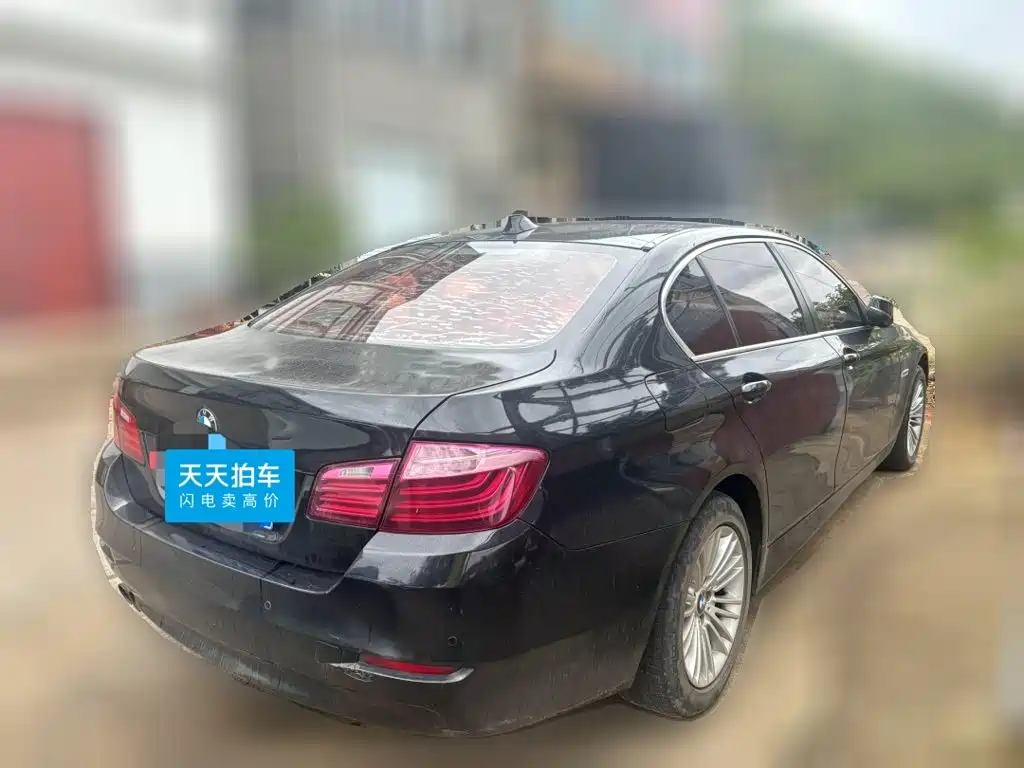 Photo 2 - BMW 5 Series