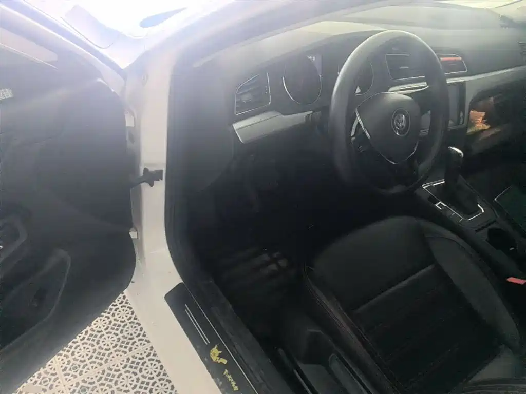 Volkswagen Lamando 2018 230TSI DSG Trend Edition фото 16