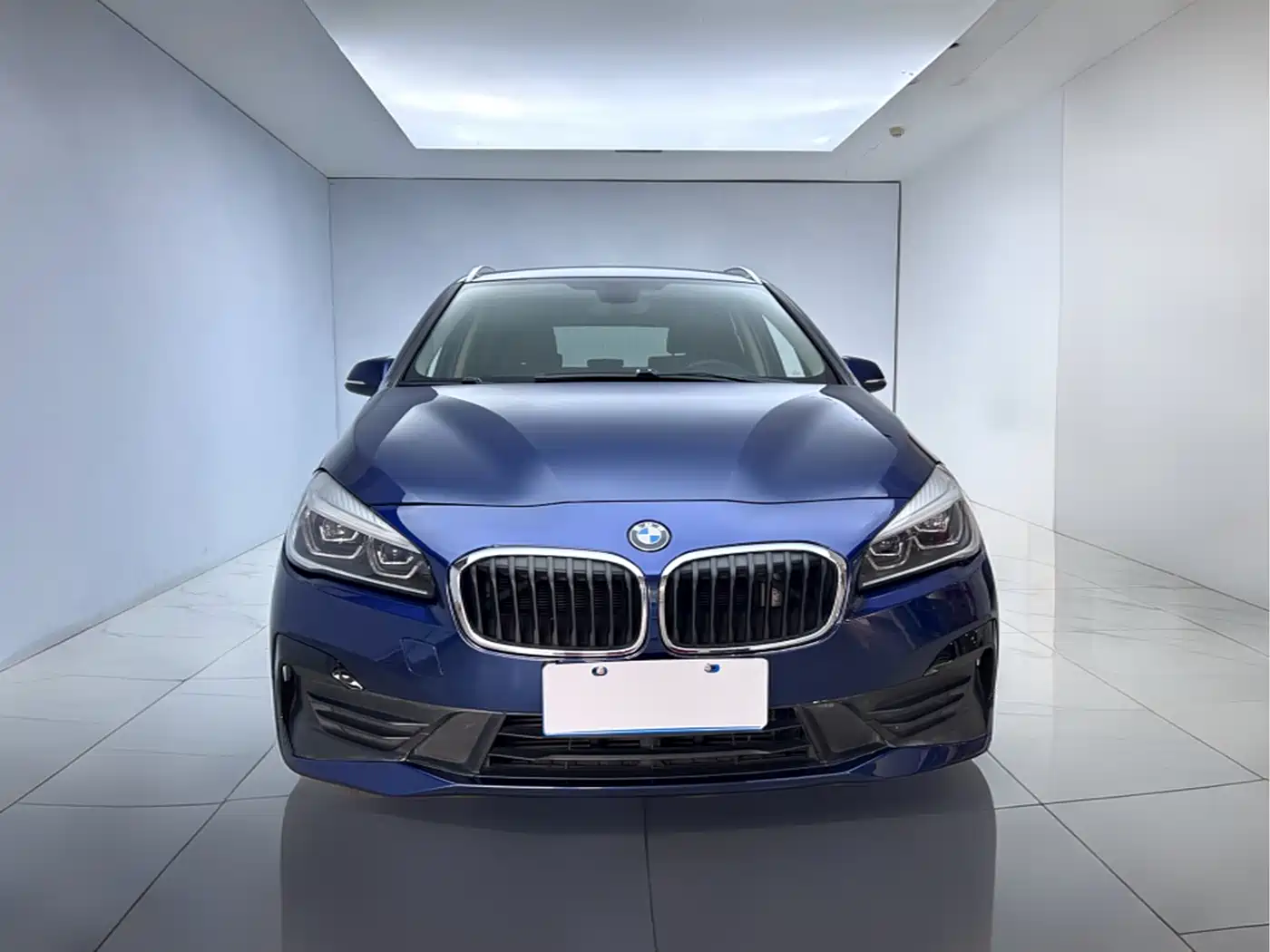 BMW 2 Series Touring 2018 218i Luxury Line фото 2