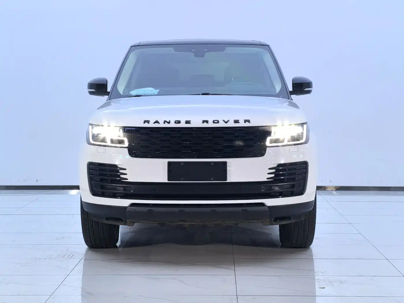 Land Rover Range Rover 2020 3.0 L6 Heritage Edition фото 2