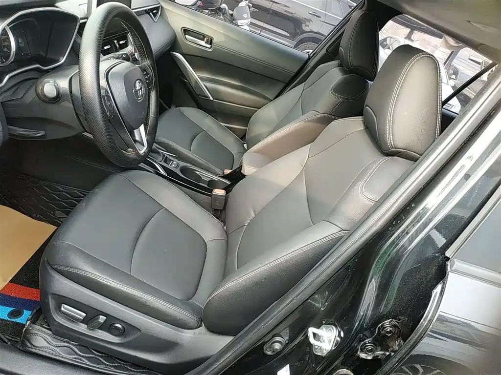 Toyota Corolla Cross 2022 2.0L Premium Edition фото 7