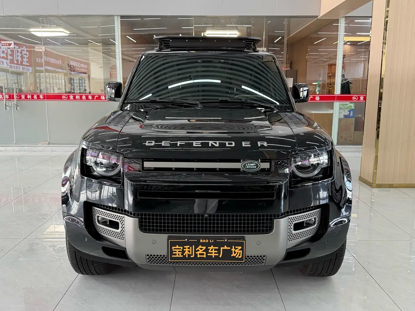 Land Rover Defender 2025 110 3.0T P400 -Dynamic HSE фото 2