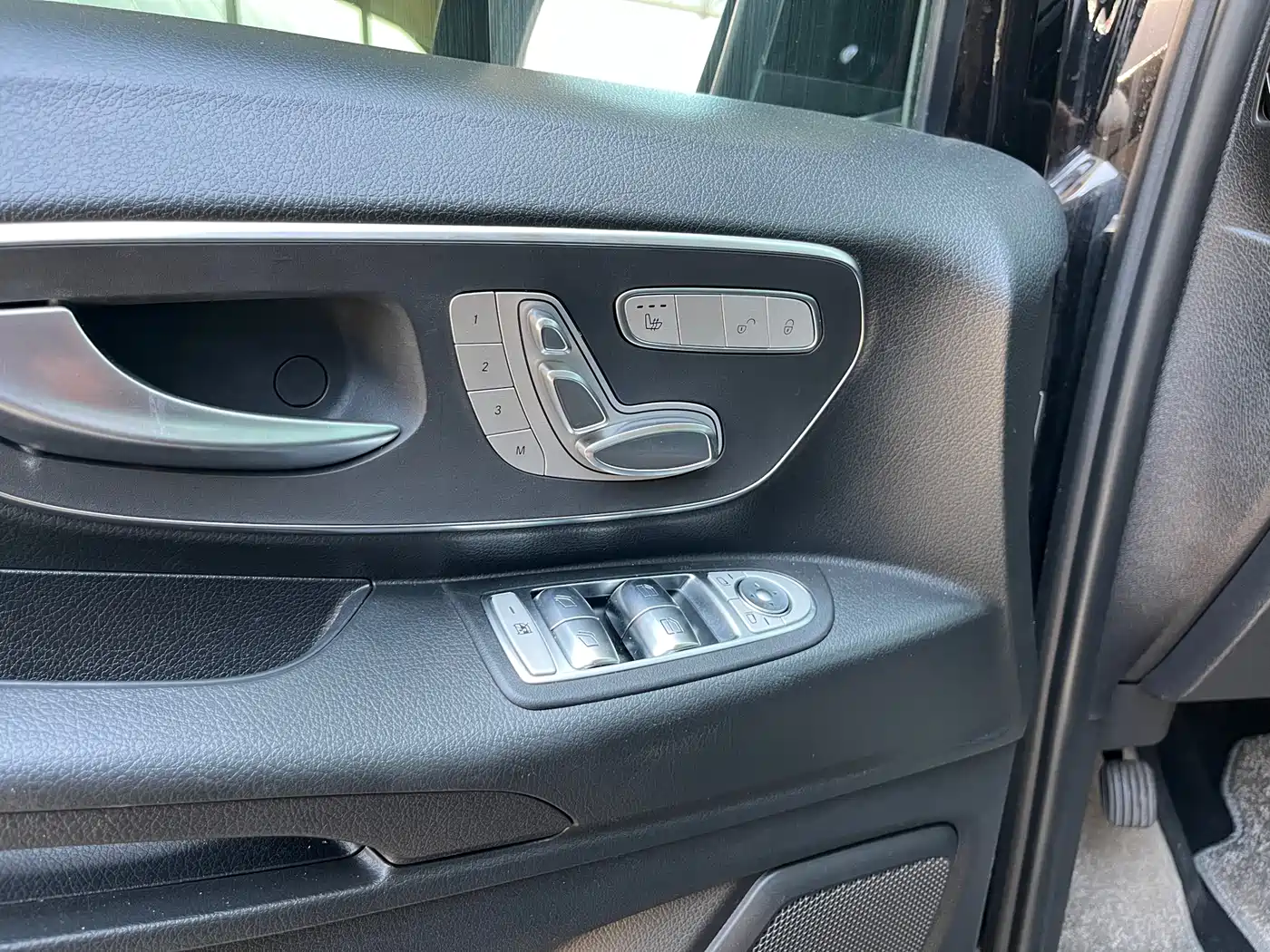 Mercedes-Benz Vito 2024 2.0T Business 7-Seater фото 14
