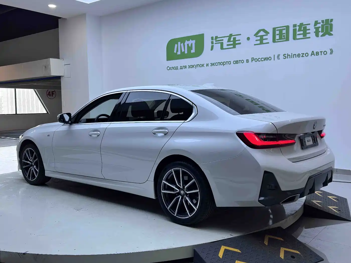 BMW 3 Series 2023 320Li M Sport Package фото 4