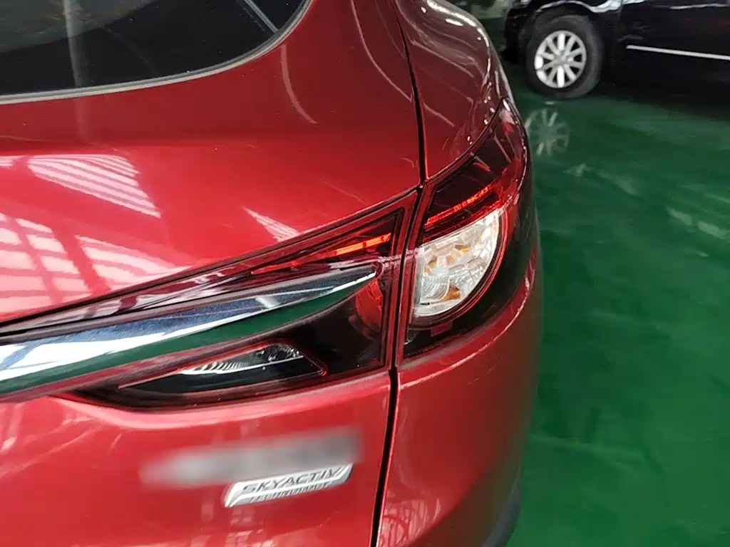 Фото 8 - Mazda CX-4