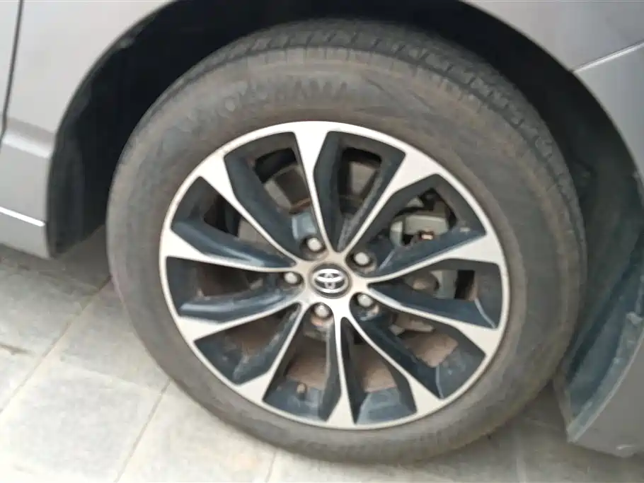 Toyota Avalon 2022 2.0L Progressive Edition фото 6