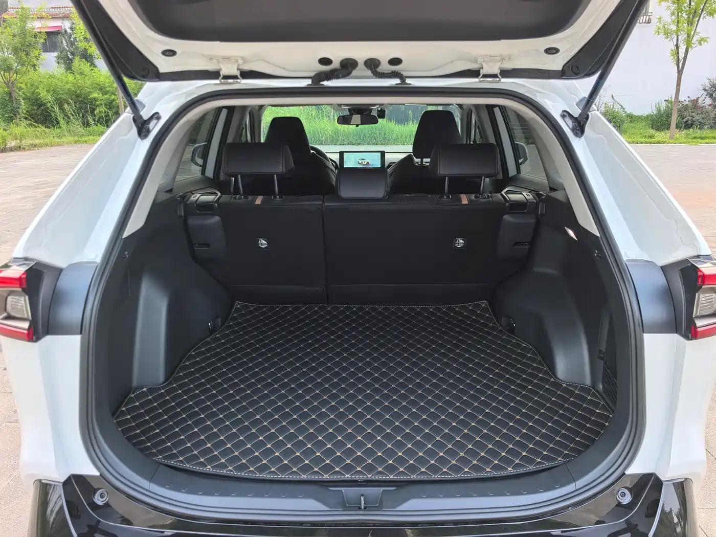 Toyota Wildlander 2025 2024 Hybrid 2.5L E-CVT FWD Luxury PLUS Edition
