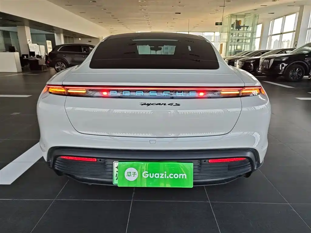 Porsche Taycan 2020 Taycan фото 6