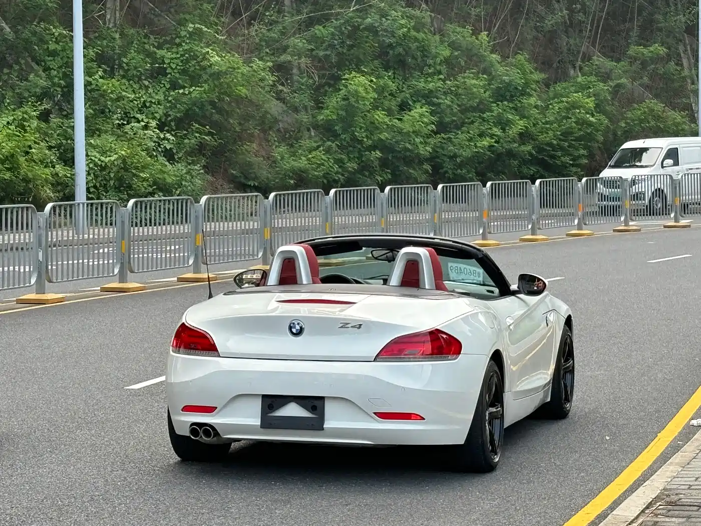 BMW Z4 2013 sDrive20i Leading фото 17