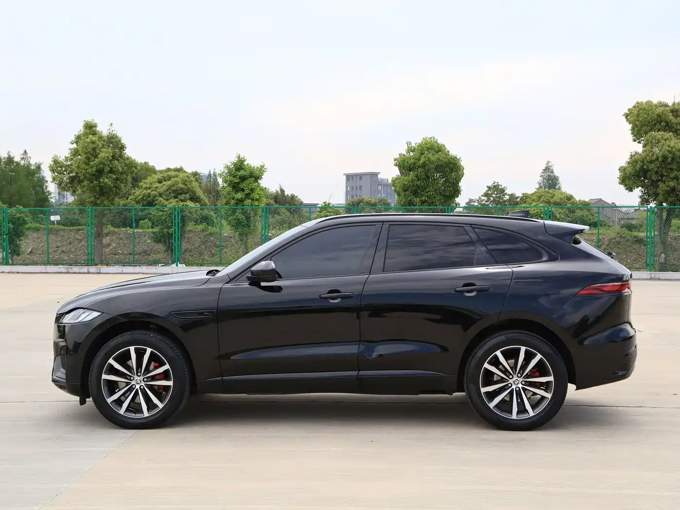 Jaguar F-PACE 2024 2024 P250 R-Dynamic SE
