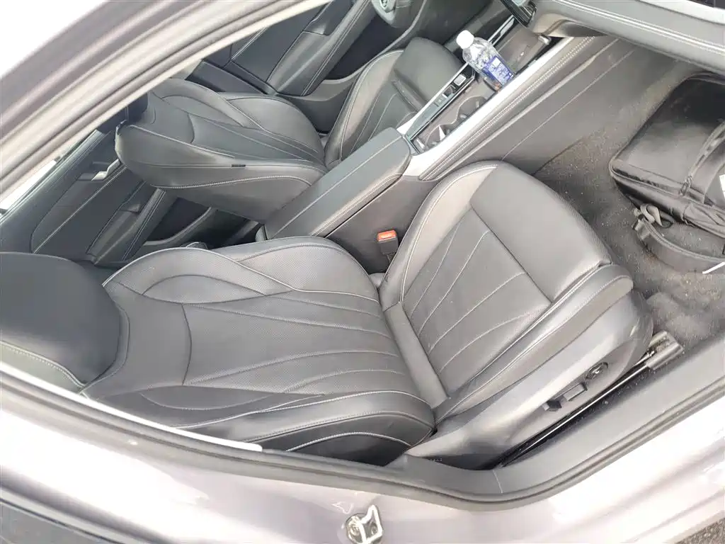 Volkswagen Passat 2025 Pro 380TSI Dragon Prestige Edition фото 25