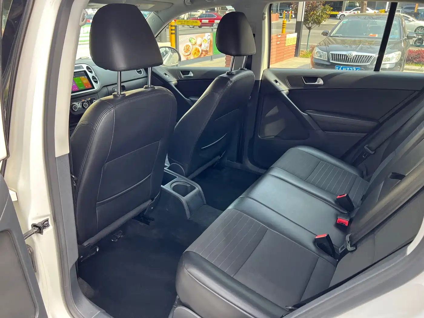 Volkswagen Tiguan 2015 1.8TSI Automatic 2WD Trendline фото 8