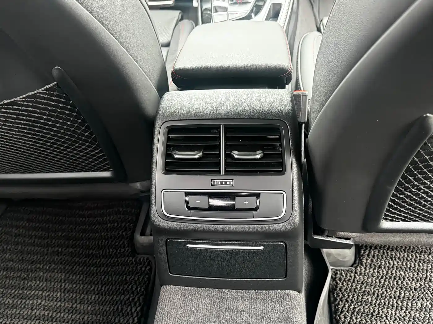 Audi A4L 2022 40 TFSI Luxury Dynamic фото 7