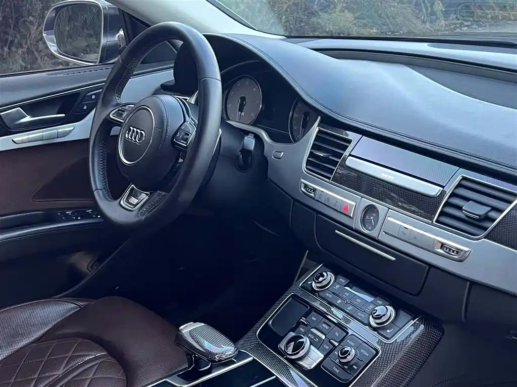 Audi S8 2013 S8 4.0TFSI quattro фото 13